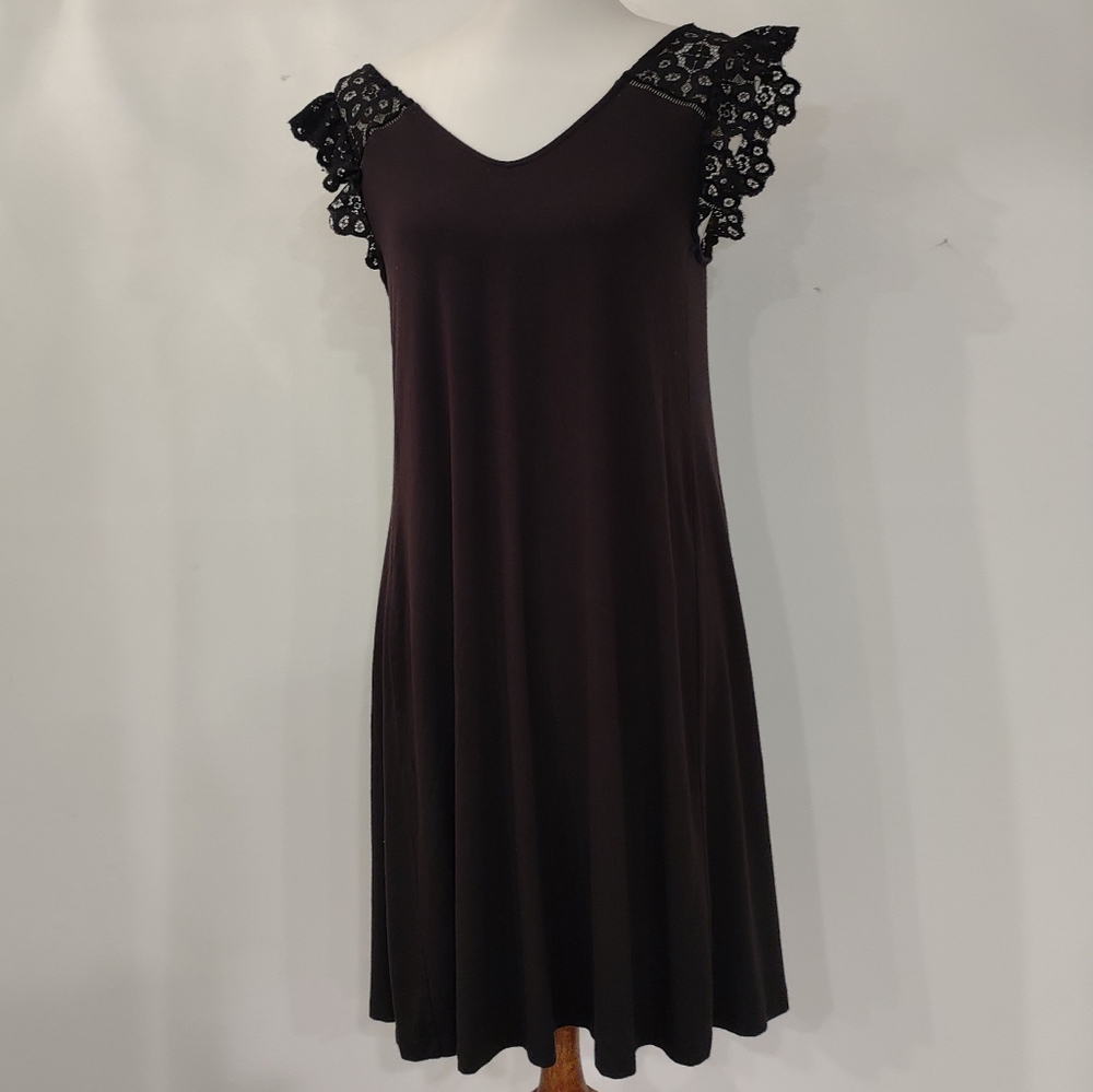 Lace detail black shift dress